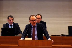 Bürgermeister Ulrich Hörning erklärt, wie die Verwaltung fit bleibt. Foto: L-IZ.de