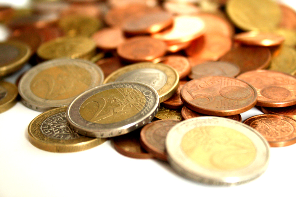 Geldströme müssen kontrolliert werden. Foto: Ralf Julke