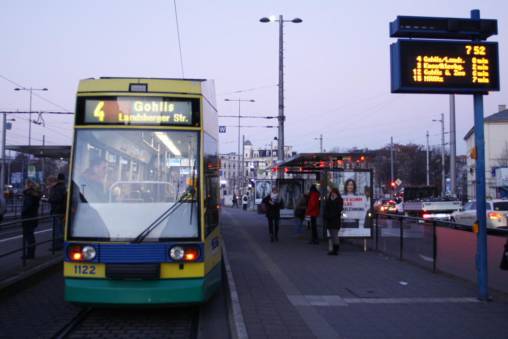 Straßenbahn am Goerdelerring. Foto: Ralf Julke