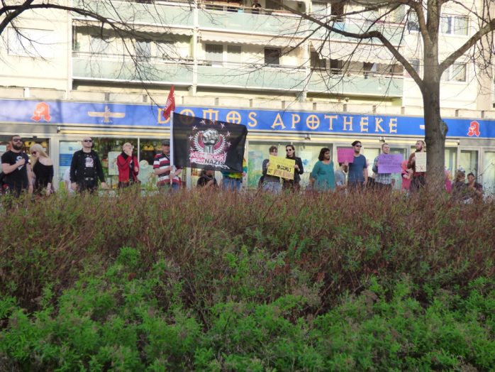 Gegendemonstranten protestierten in Hör -und Sichtweite des AfD-Treffs. Foto: Lucas Böhme
