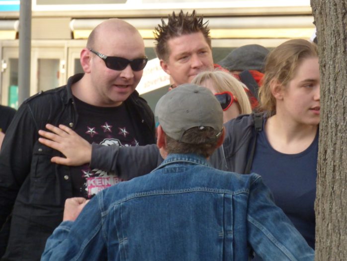 Es kam zu einer kurzen Konfrontation mit den Demonstranten. Foto: Lucas Böhme