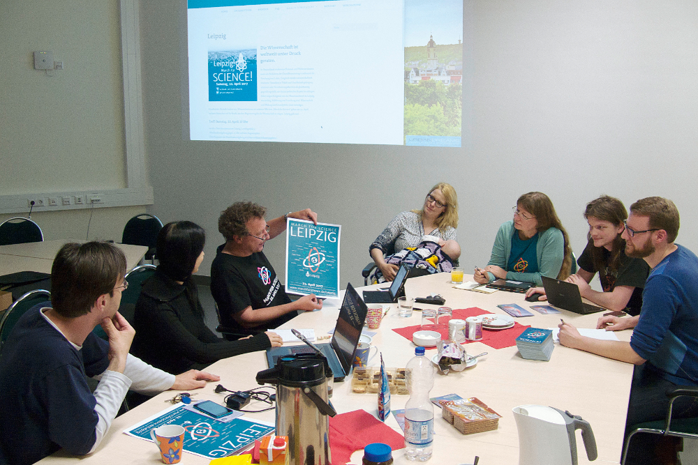 Das Orga-Team plant die Demo. Foto: March for Science / Birte Sedat
