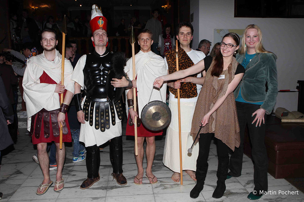 Im Ägyptischen Museum und auch im Bach-Museum können die Besucher zur Museumsnacht in historische Kostüme schlüpfen und zum (Selbst-)Darsteller werden. Foto: Martin Pochert