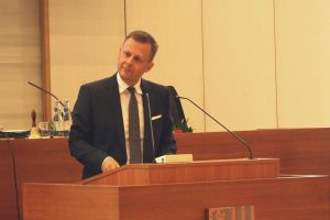Der Stadtrat hat den amtierenden Finanzbürgermeister Torsten Bonew im Amt bestätigt. Foto: L-IZ.de