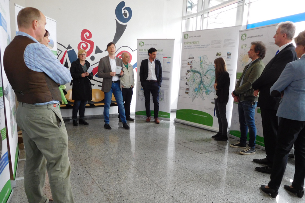 Ausstellungseröffnung mit Umweltbürgermeister Heiko Rosenthal. Foto: Grüner Ring Leipzig