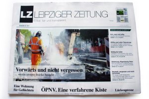 Frisch am Kiosk: Leipziger Zeitung Nr. 42. Foto: L-IZ