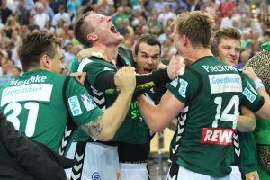 Freudenschrei von Aivis Jurdzs - die DHfK-Handballer schafften gegen Kiel eine kleine Sensation. Foto: Jan Kaefer