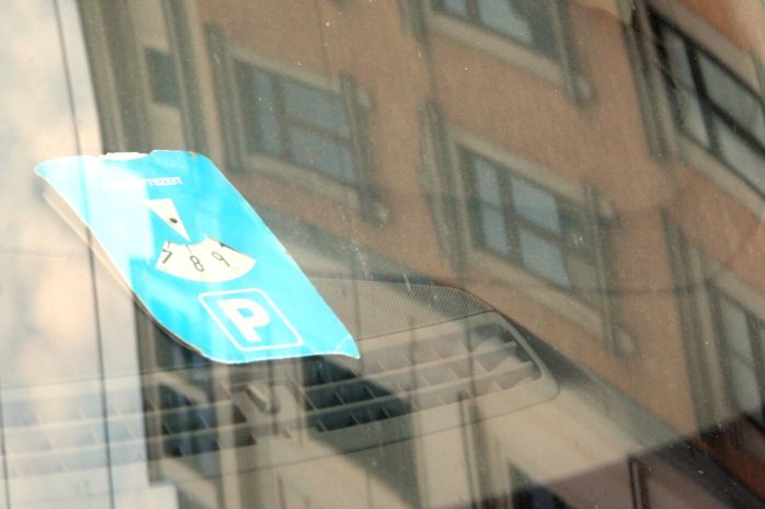 6 Uhr an der Jahnallee - wohl bissel verrechnet ... Foto: LZ