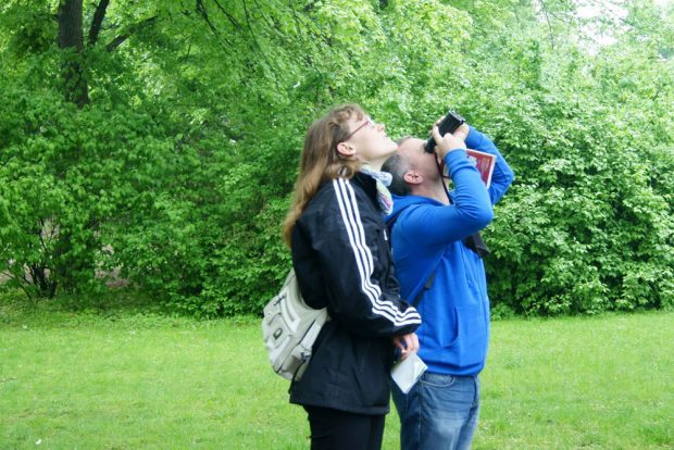 Vogelbeobachtung bei der Stunde der Gartenvögel. Foto: René Sievert