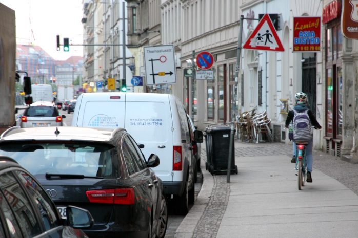 Auch keine Lösung. Ab etwa 7, 8 Uhr schwillt auch der Fußgängerverkehr an. Foto: LZ