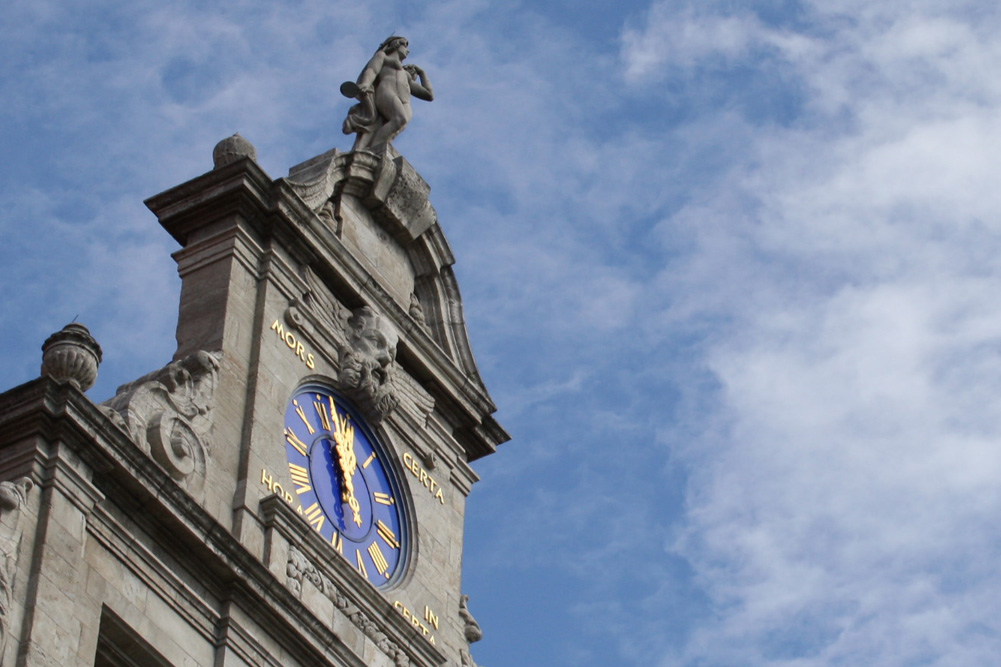 Von Männern geliebt: Frauen in gehobener Position. Foto: Ralf Julke