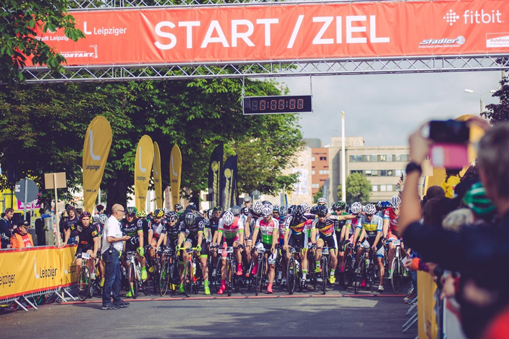 Start der „neuseen classics – rund um die Braunkohle“. Foto: Daniel Stefan, maximalPULS GmbH