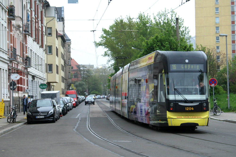 Straßenbahn in der Philipp-Rosenthal-Straße. Foto: Ralf Julke