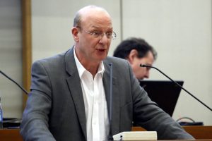 Steffen Wehmann (Die Linke) in der Ratsversammlung. Foto: L-IZ