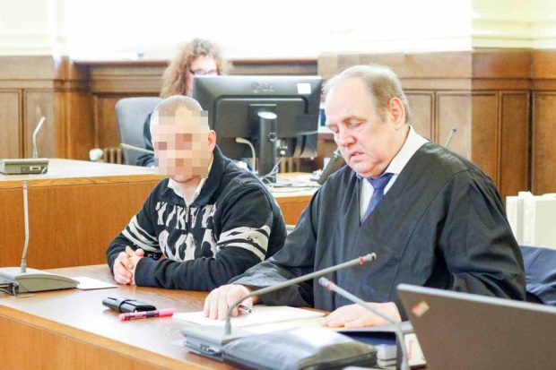 Ronny U. mit seinem Verteidiger Matthias Luderer. Foto: Martin Schöler