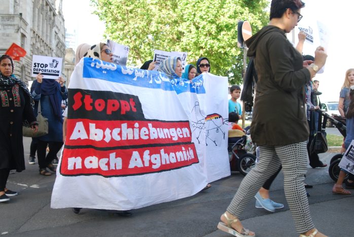 Demo gegen Abschiebungen nach Afghanistan im Juni 2017. Foto: L-IZ.de