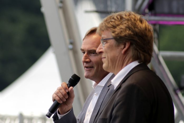Bürgermeister Burkhard Jung (links) und Gewandhausdirektor Andreas Schulz. Foto: Alexander Böhm