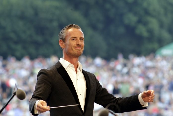 Dirigent Alexander Shelley. Foto: Alexander Böhm