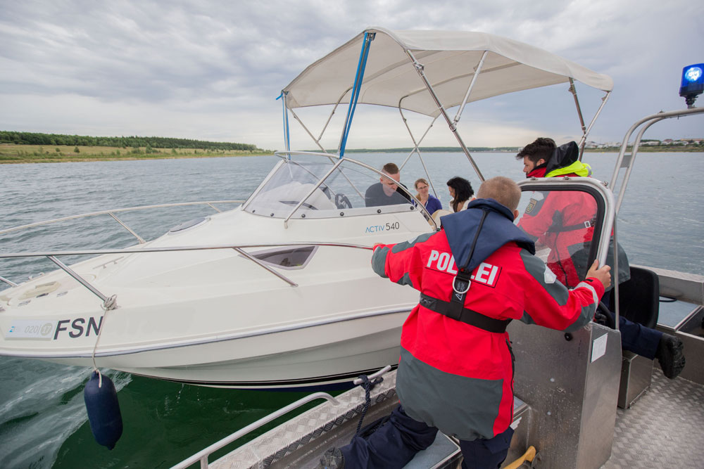 Kontrolle eines Sportbootes. Foto: BPP