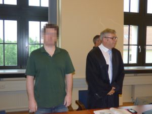 Der Angeklagte Michael F. (31) mit seinem Rechtsanwalt Malte Heise. Foto: Lucas Böhme