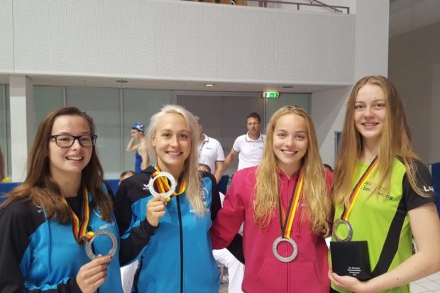 Die 4x200m Freistilstaffel der SSG Leipzig freut sich über Silber. Foto: SSG Leipzig