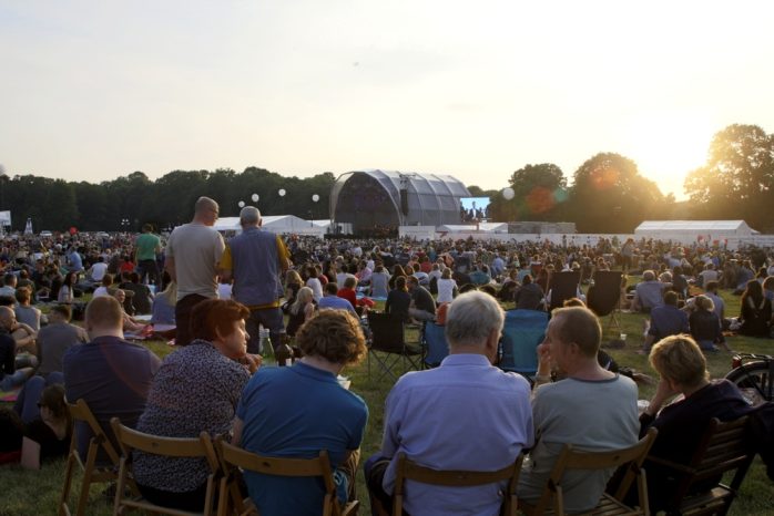 Viele Besucher machten es sich gemütlich. Foto: Alexander Böhm