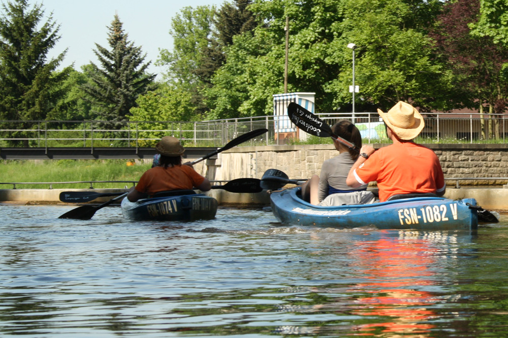 Boote an der Connewitzer Schleuse. Foto: Ralf Julke