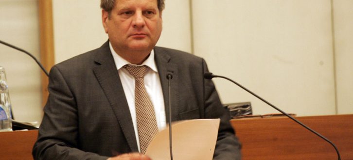 Sozialbürgermeister Thomas Fabian im Leipziger Stadtrat. Foto: L-IZ