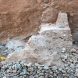 Die Ausgrabungsstätte bei Jebel Irhoud (Marokko): Die Fossilien wurden in den Sedimenten vor der Stelle gefunden, an der die beiden Archäologen links arbeiten. Foto: Shannon McPherron, MPI EVA Leipzig (License: CC-BY-SA 2.0)