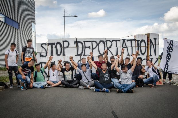 Protest gegen Abschiebungen am Flughafen Leipzig / Halle am 28. Juni 2017. Foto: Aktionsnetzwerk "Protest LEJ"