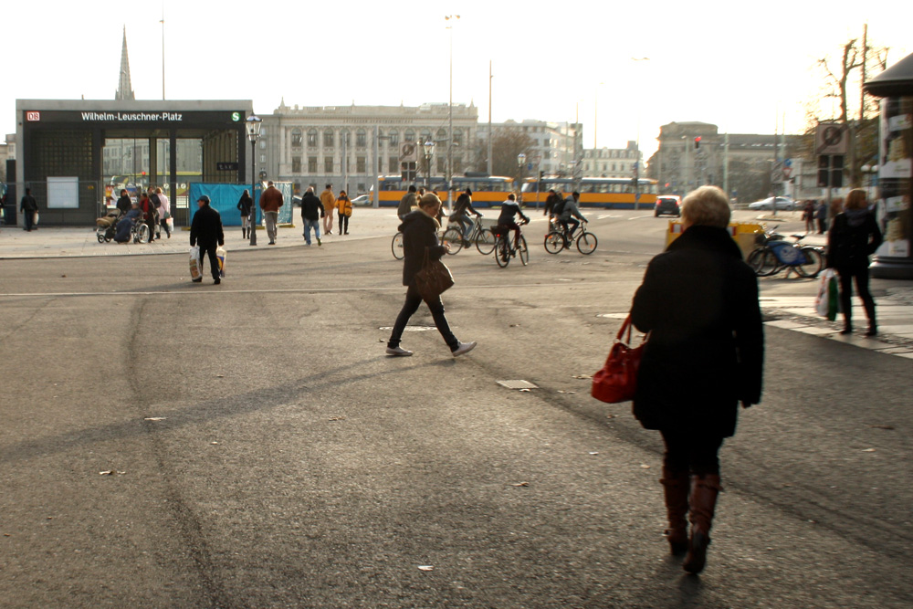 Allein auf der Petersstraße. Foto: Ralf Julke