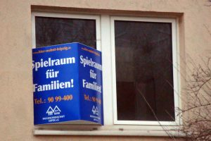 Diese Wohnung-frei-Schilder sind selten geworden in Leipzig. Foto: Gernot Borriss