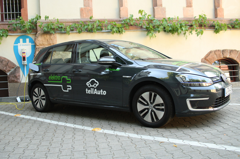 Auch E-Autos gehören zur Flotte des Leipziger Carsharing-Anbieters teilAuto. Foto: Ralf Julke