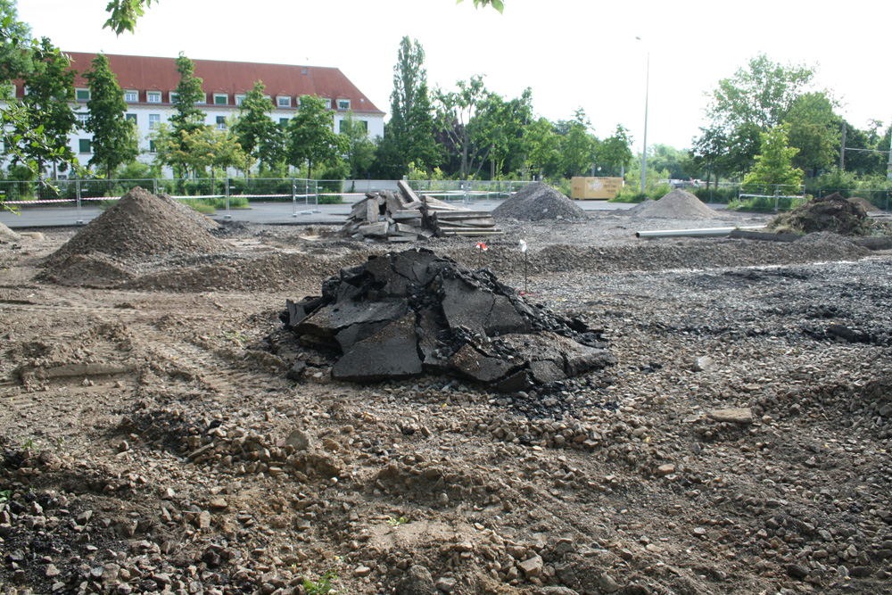 Baustelle für einen Kompaktbau aus Förderschule und Kindertagesstätte an der Alten Messe. Foto: Ralf Julke