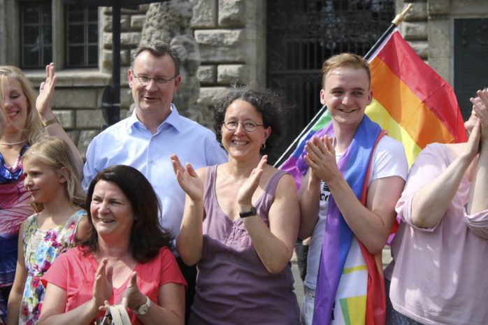 Auftaktveranstaltung des Christopher Street Day 2017 in Leipzig. Foto: Martin Schöler