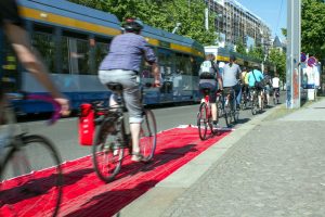 Aktion Radfahrstreifen am 19.05.2017 in der Dresdner Straße. Foto: Tobias Heinzmann