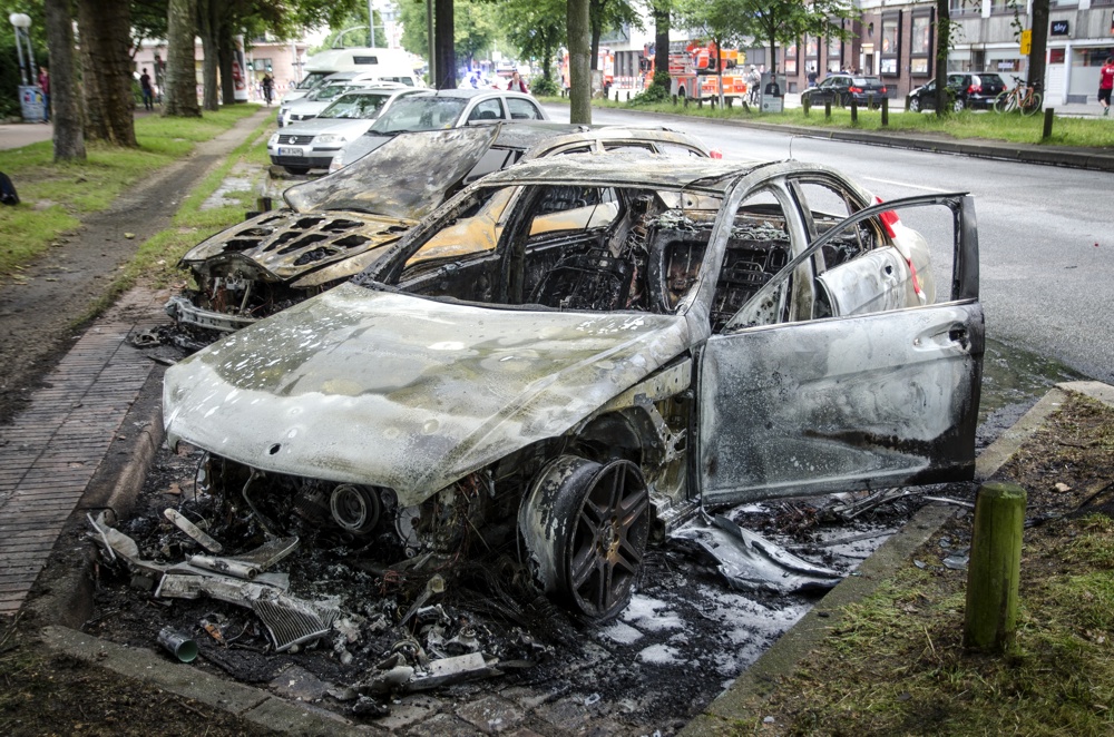 Ausgebrannte Autos in Hamburg Altona. Foto: Tim Wagner