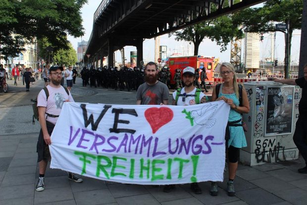 We love Versammlungsfreiheit. Foto: J&uuml;rgen Kasek