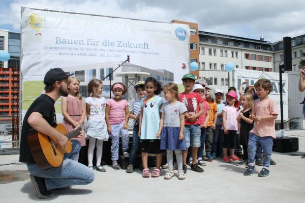 Wer will fleißige Handwerker seh'n ... Foto: Ralf Julke