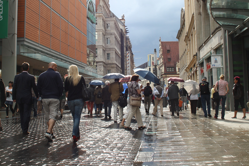 Fußgänger in der Grimmaischen Straße. Foto: Ralf Julke