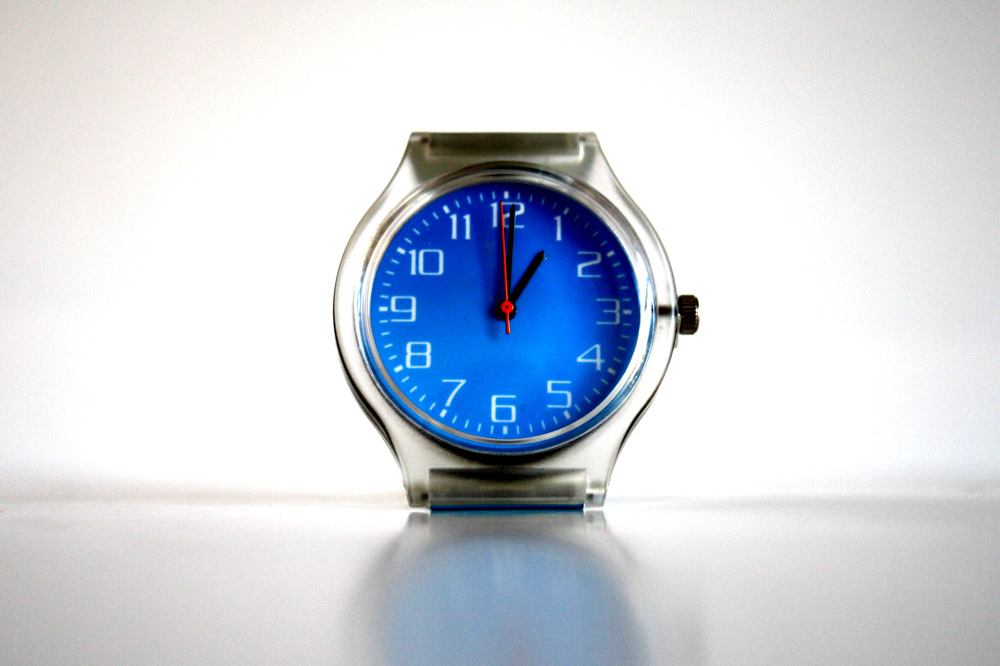 Am Sonntag müssen die Uhren wieder eine Stunde vorgestellt werden. Foto: Ralf Julke