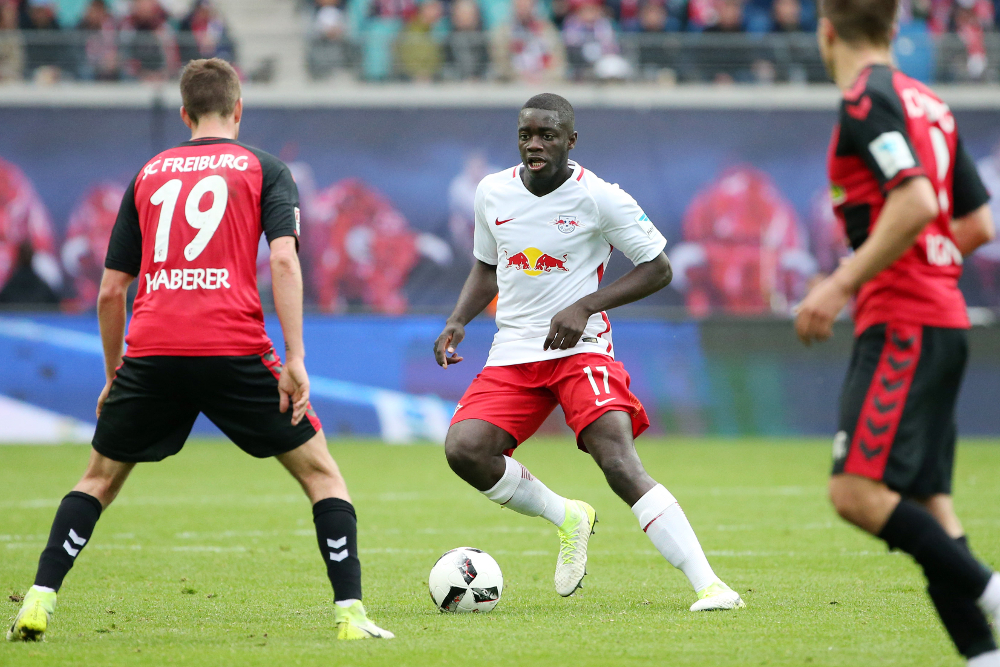 Ob Upamecano gegen Freiburg eine weitere Chance erhält, erscheint fraglich. Foto: GEPA Pictures