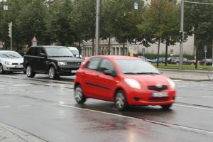 Autos auf dem Leipziger City-Ring. Foto: Ralf Julke