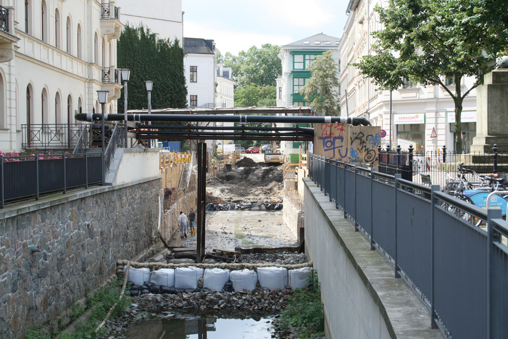Bauarbeiten am Elstermühlgraben, Höhe Thomasiusstraße. Foto: Ralf Julke