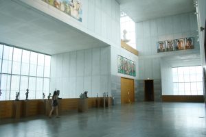 Viel Platz für Yoko Ono: Foyer im Museum der bildenden Künste. Foto: Ralf Julke