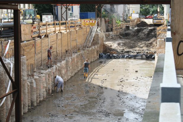 Bauarbeiten im Bereich der künftigen Funkenburgbrücke. Foto: Ralf Julke