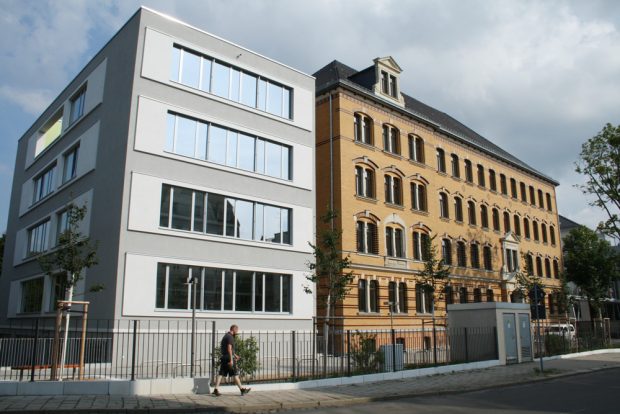 Der Gebäudeteil Gorkistraße 15 mit dem Neubau für die naturwissenschaftlichen Bereiche. Foto: Ralf Julke