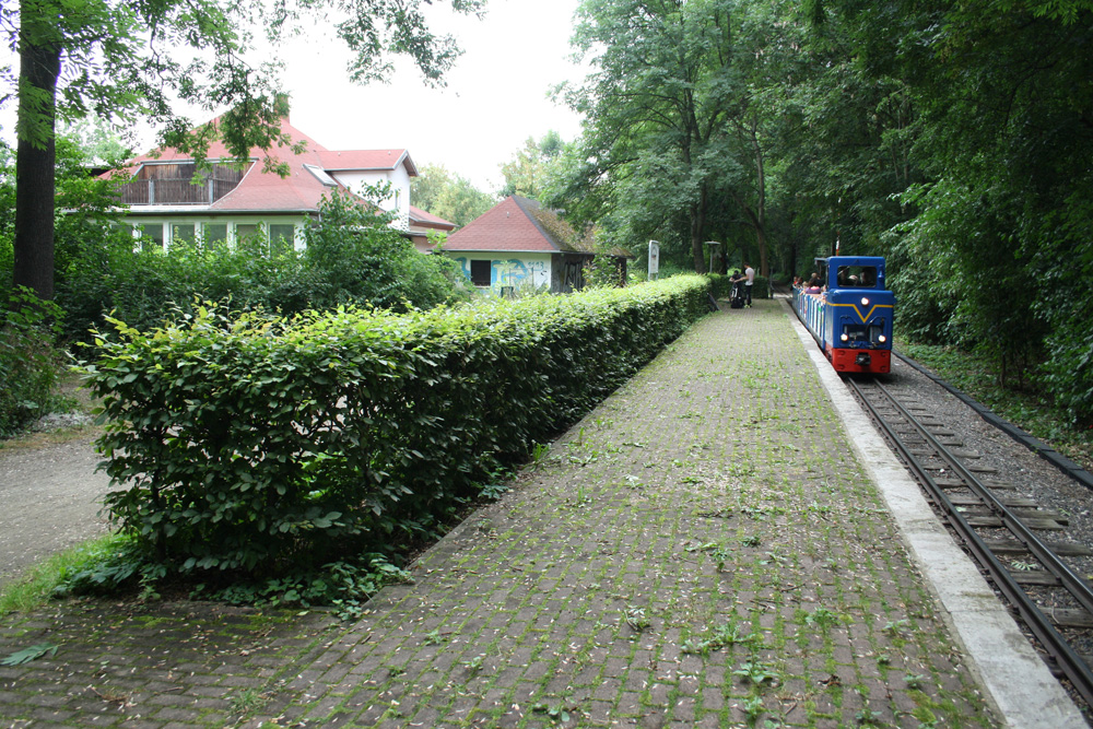 Ehemalige Jugendherberge und Station der Parkeisenbahn. Foto: Ralf Julke
