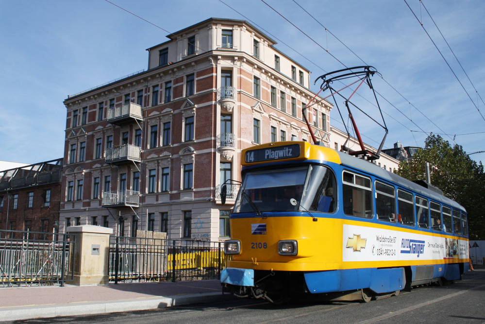 Straßenbahnlinie 14 auf der König-Albert-Brücke. Foto: Ralf Julke