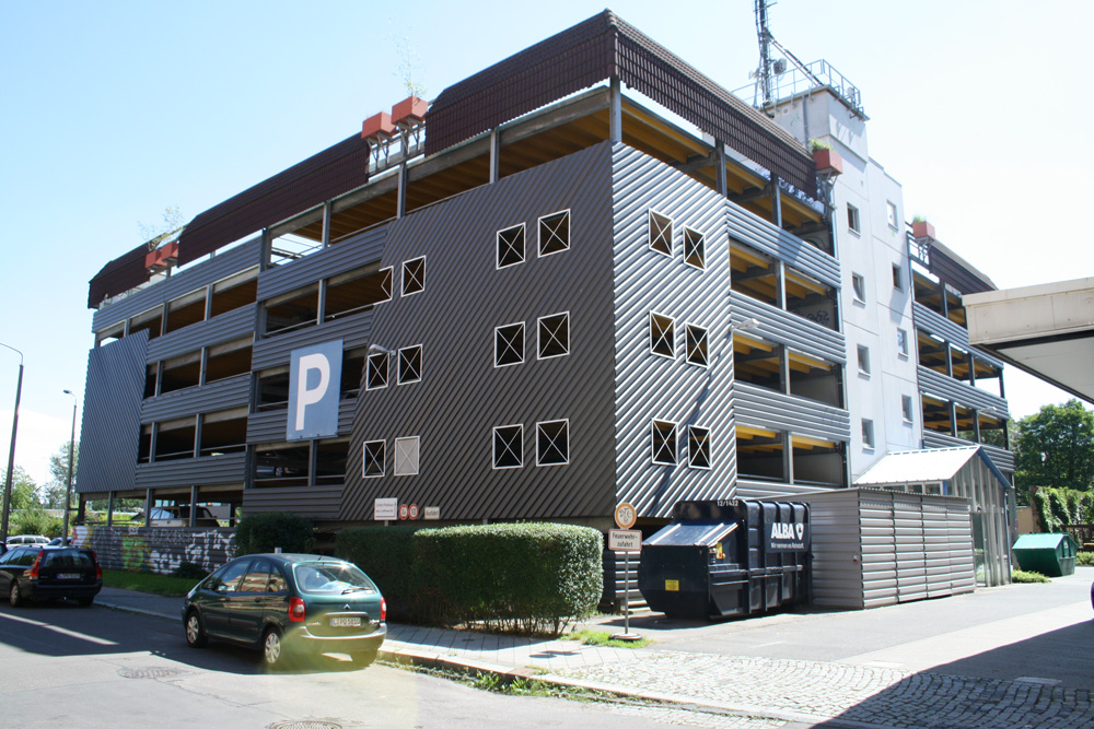 Parkhaus in der Scheffelstraße. Foto: Ralf Julke